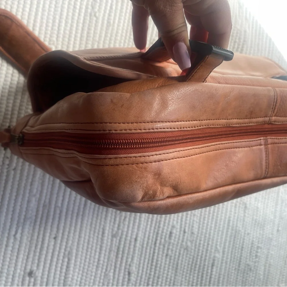 Canyon Outback Leather Co. Messenger Bag Expandable
